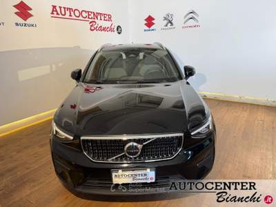 Volvo XC40 2.0 b4 awd Momentum Nero usata Castelnovo ne' Monti
