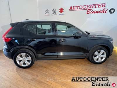Volvo XC40 2.0 b4 awd Momentum Nero usata Castelnovo ne' Monti