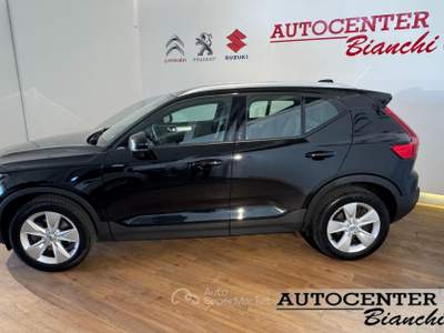 Volvo XC40 2.0 b4 awd Momentum Nero usata Castelnovo ne' Monti