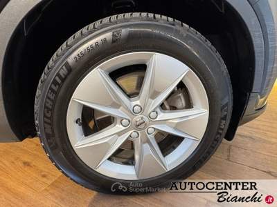 Volvo XC40 2.0 b4 awd Momentum Nero usata Castelnovo ne' Monti