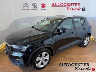 Volvo XC40 2.0 b4 awd Momentum Nero usata Castelnovo ne' Monti