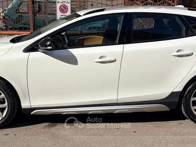 Volvo V40 Cross Country Perfetta Bianco usata Nocera Terinese