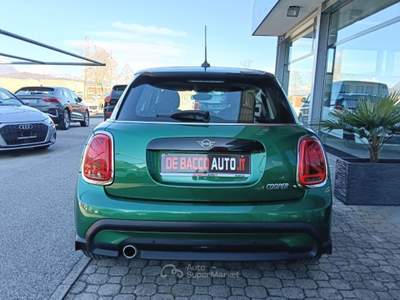 MINI Cooper 1.5 Essential 5 porte AUTOMATIC Verde usata Feltre