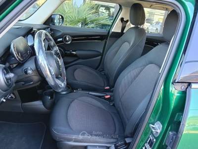 MINI Cooper 1.5 Essential 5 porte AUTOMATIC Verde usata Feltre