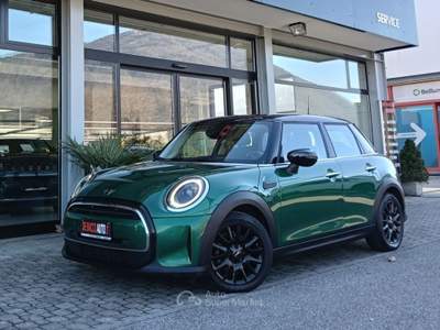 MINI Cooper 1.5 Essential 5 porte AUTOMATIC Verde usata Feltre