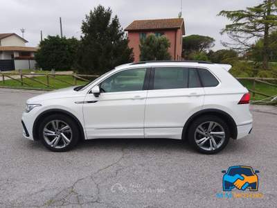 Volkswagen Tiguan 1.5 tsi R-Line 150cv PROMMO Bianco usata ferrara