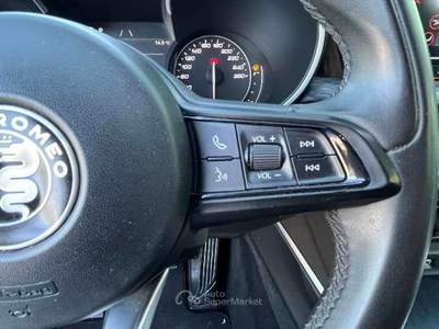 Alfa Romeo Stelvio 2,2 Turbodiesel 160cv RWD AT8 Super  Bianco usata Desenzano del Garda