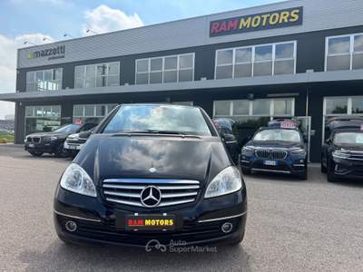 Mercedes-Benz Classe A A 180 CDI Avantgarde Neopatentati Unico Proprietario Nero usata Ravenna