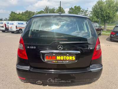 Mercedes-Benz Classe A A 180 CDI Avantgarde Neopatentati Unico Proprietario Nero usata Ravenna