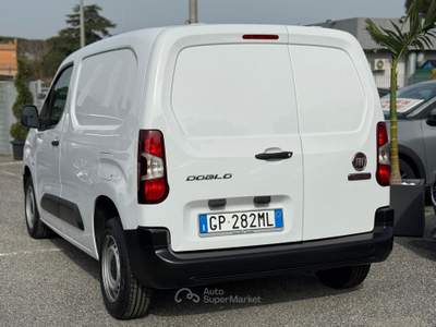Fiat Doblò 1.5 BlueHDi 100cv PC-TN Van Bianco usata Fiumicino