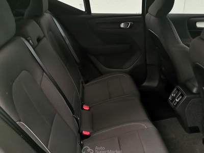 Volvo XC40 2.0 b4 Momentum Pro awd auto 7m Bronzo usata Arona