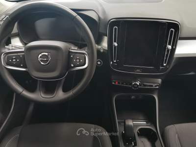 Volvo XC40 2.0 b4 Momentum Pro awd auto 7m Bronzo usata Arona