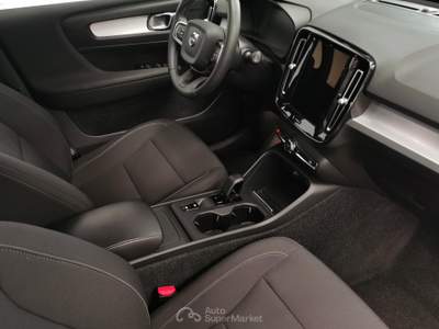 Volvo XC40 2.0 b4 Momentum Pro awd auto 7m Bronzo usata Arona