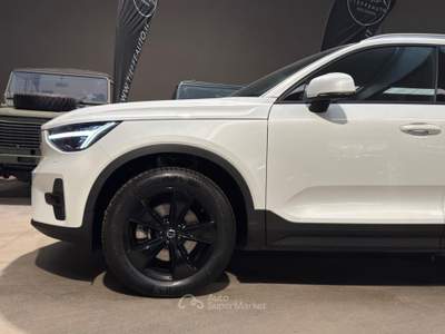Volvo XC40 B3 automatico Core Bianco usata Bologna
