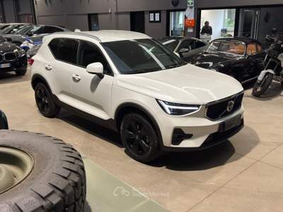 Volvo XC40 B3 automatico Core Bianco usata Bologna