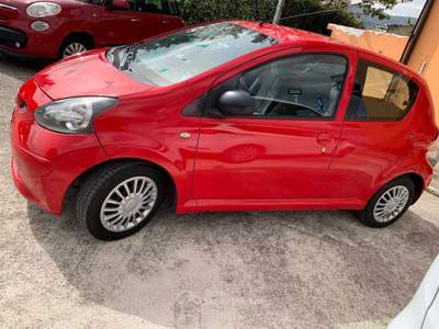 Toyota Aygo unico proprietario Rosso usata Montesarchio
