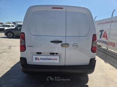 Opel Combo Cargo 1.5 Diesel 100CV S&S PC 650kg Edition Bianco usata Napoli