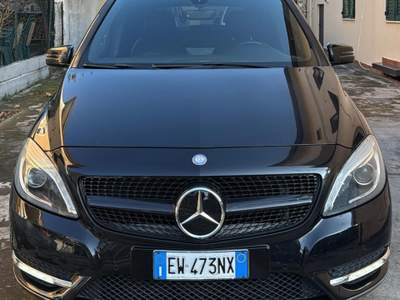 Mercedes-Benz Classe B vettura total black, super accessoriata e garantita Nero usata Sant'Omero