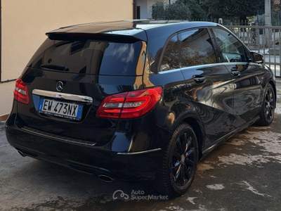 Mercedes-Benz Classe B vettura total black, super accessoriata e garantita Nero usata Sant'Omero