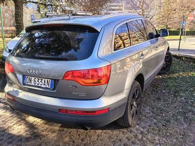 Audi Q7 Auto in ordine batteria e candelette nuove usata Trento