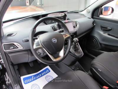 Lancia Ypsilon 1.0 FireFly 70cv 5 porte S&S Hybrid Gold Nero usata Rho