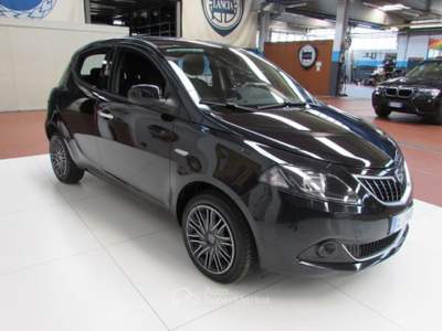 Lancia Ypsilon 1.0 FireFly 70cv 5 porte S&S Hybrid Gold Nero usata Rho