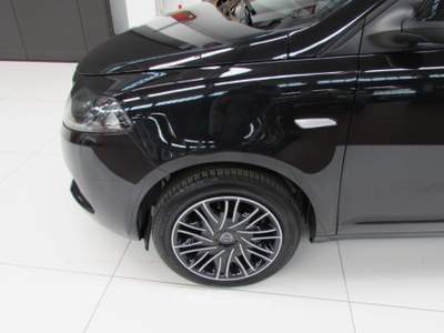 Lancia Ypsilon 1.0 FireFly 70cv 5 porte S&S Hybrid Gold Nero usata Rho