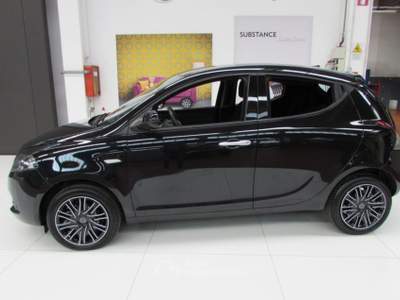 Lancia Ypsilon 1.0 FireFly 70cv 5 porte S&S Hybrid Gold Nero usata Rho