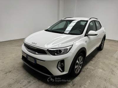 Kia Stonic  -  1.0 t-gdi mhev style 100cv imt Bianco usata Biella