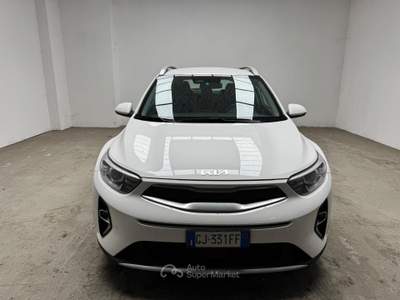 Kia Stonic  -  1.0 t-gdi mhev style 100cv imt Bianco usata Biella