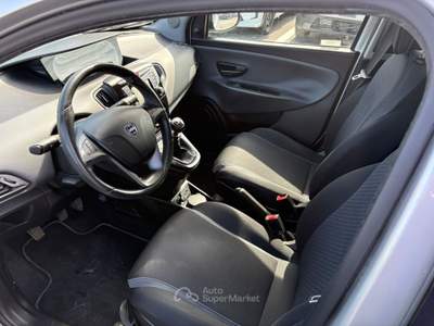 Lancia Ypsilon  - ypsilon 1.2 69 cv 5 porte gpl ecochic sil Grigio usata Civitanova Marche