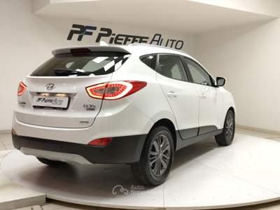 Hyundai ix35  -  2.0 crdi 4wd xpossible a/t Bianco usata Civitanova Marche