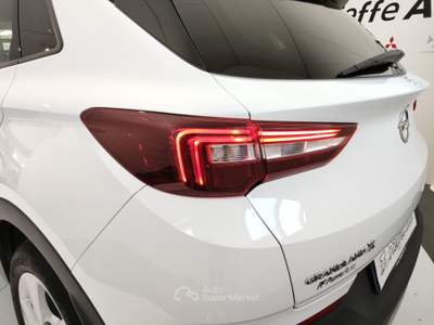 Opel Grandland  -  1.5 diesel ecotec start&stop innov Bianco usata Civitanova Marche