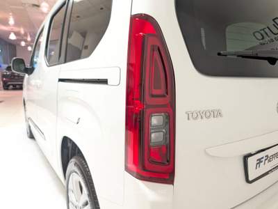 Toyota Proace  -  1.5d 100 cv s&s short  Bianco usata Civitanova Marche