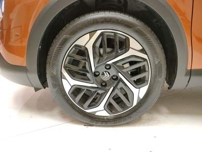 Citroen C4  - c4 bluehdi 130 s&s eat8 shine Arancione usata Civitanova Marche