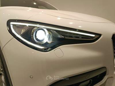 Alfa Romeo Stelvio  -  2.2 turbodiesel 160 cv at8 rwd business Bianco usata Civitanova Marche