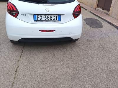 Peugeot 208 Tenuta sempre in garage pacchetto allure Bianco usata Bari