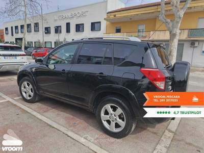 Toyota RAV4 RAV4 2.2 D-4D 177 CV Luxury Nero usata Pescara