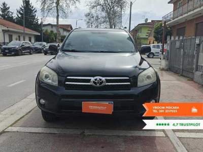 Toyota RAV4 RAV4 2.2 D-4D 177 CV Luxury Nero usata Pescara
