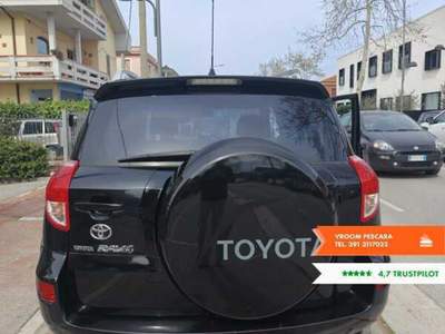 Toyota RAV4 RAV4 2.2 D-4D 177 CV Luxury Nero usata Pescara
