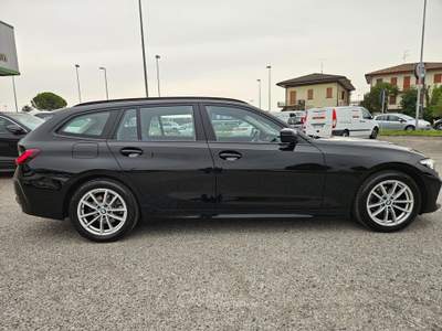 BMW Serie 3 325tds d Touring mhev 48V auto Nero usata San Stino di Livenza