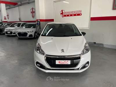 Peugeot 208 208 5p 1.2 puretech Allure 82cv Bianco usata Genova