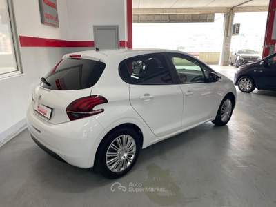 Peugeot 208 208 5p 1.2 puretech Allure 82cv Bianco usata Genova