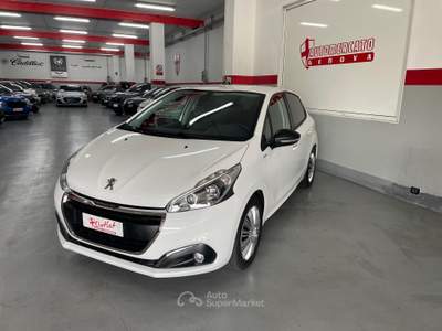 Peugeot 208 208 5p 1.2 puretech Allure 82cv Bianco usata Genova