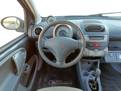 Peugeot 107 3p 1.0 12v Urban Move Nero usata Pistoia