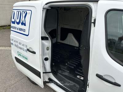 Citroen Berlingo Berlingo Van 1.6 bluehdi 100cv Cl.3p.ti L1 E6 *LEGGI DESCRIZIONE* Bianco usata Suzzara