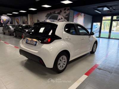 Toyota Yaris Yaris 1.5h Active Bianco usata Desenzano del Garda