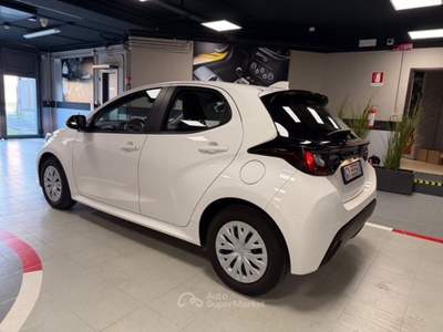 Toyota Yaris Yaris 1.5h Active Bianco usata Desenzano del Garda
