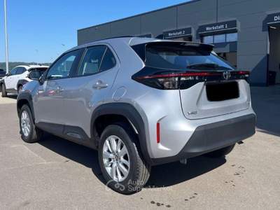 Toyota Yaris Cross KM 0 RATA MENSILE 281,00 EURO CON LA MAXI RATA  1.5H (116 CV) E-CVT Active Eco Argento usata Roma