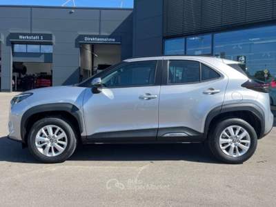 Toyota Yaris Cross KM 0 RATA MENSILE 281,00 EURO CON LA MAXI RATA  1.5H (116 CV) E-CVT Active Eco Argento usata Roma